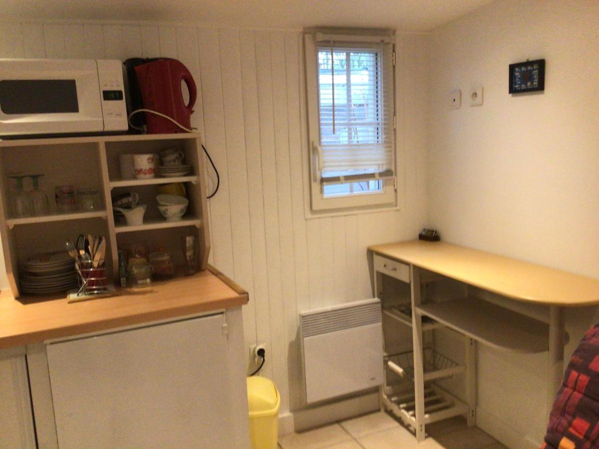 Studio Au Fond Du Jardin Apartment *